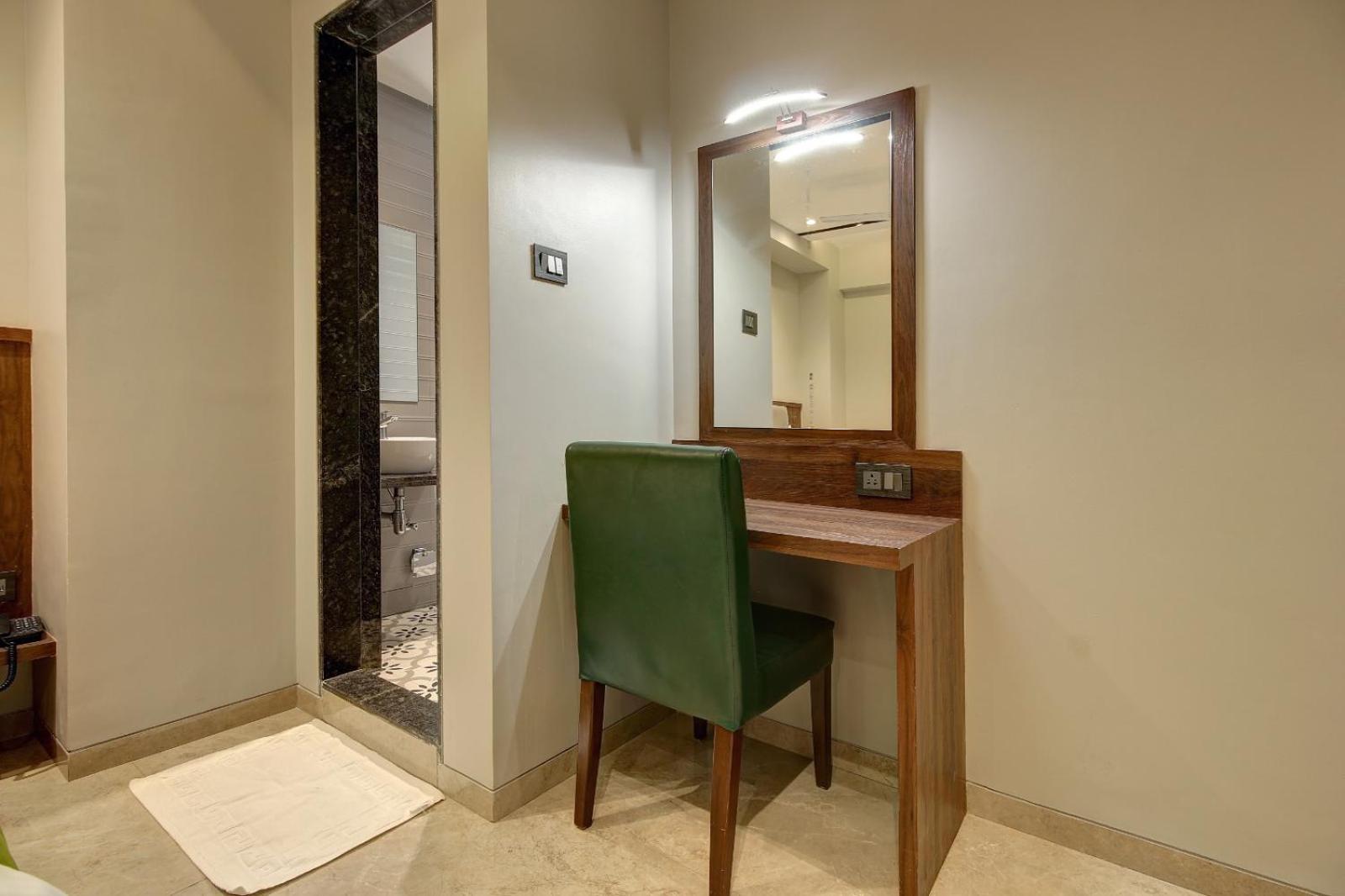 Magnus Fortune House Business Hotel , Magarpatta Mundhwa Экстерьер фото