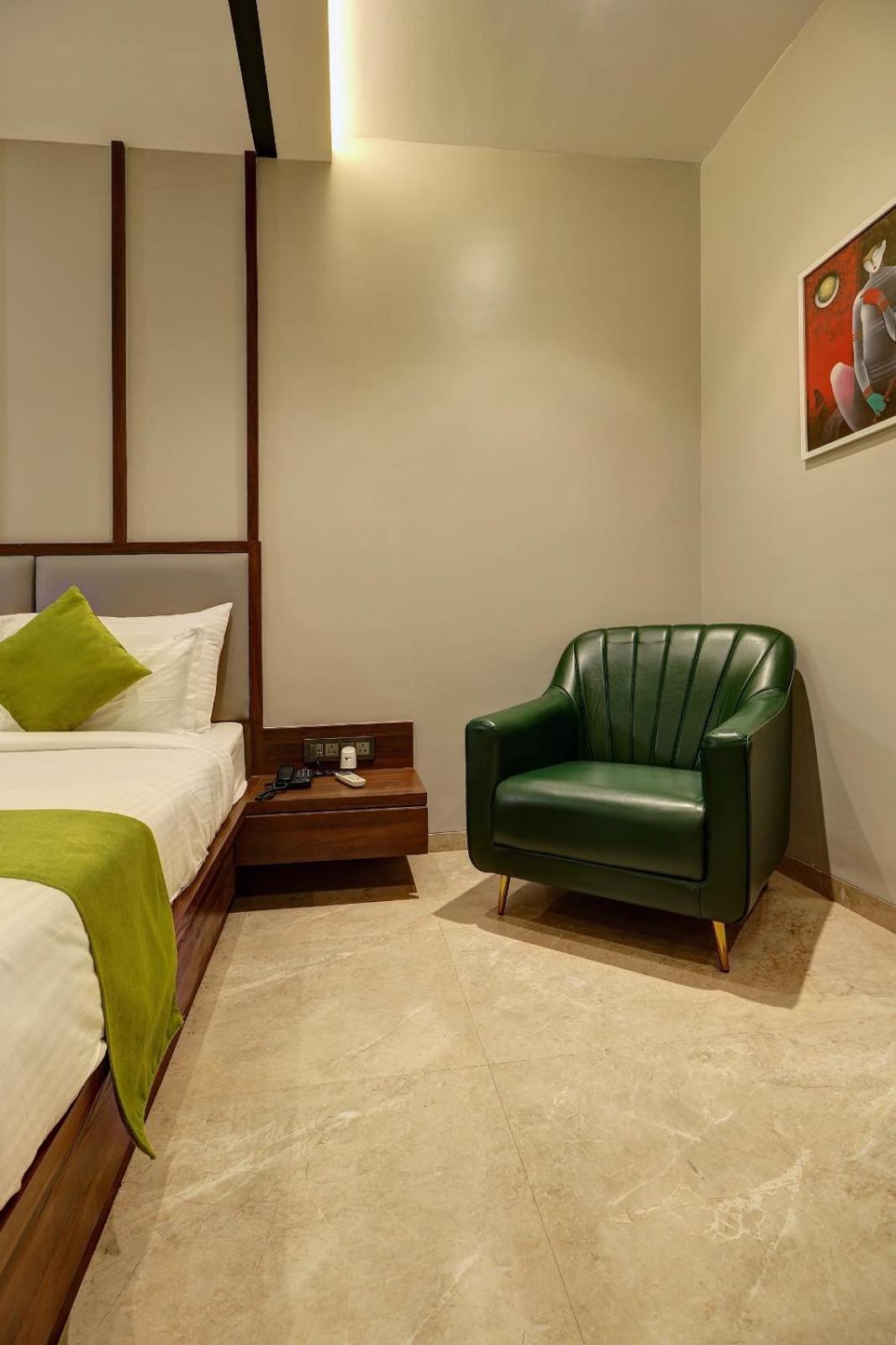 Magnus Fortune House Business Hotel , Magarpatta Mundhwa Экстерьер фото