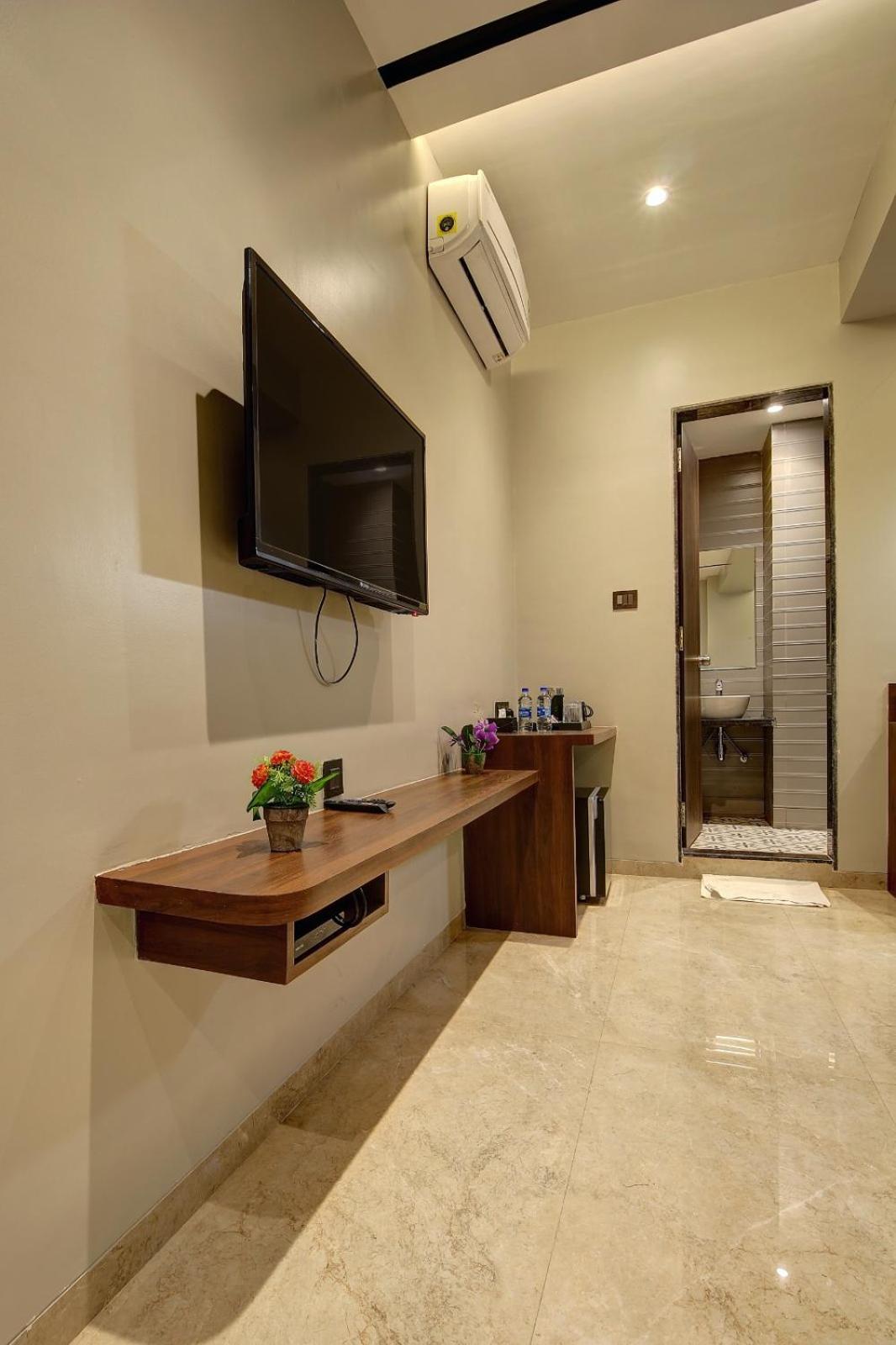 Magnus Fortune House Business Hotel , Magarpatta Mundhwa Экстерьер фото