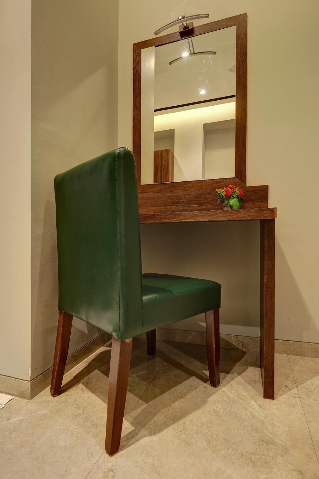 Magnus Fortune House Business Hotel , Magarpatta Mundhwa Экстерьер фото