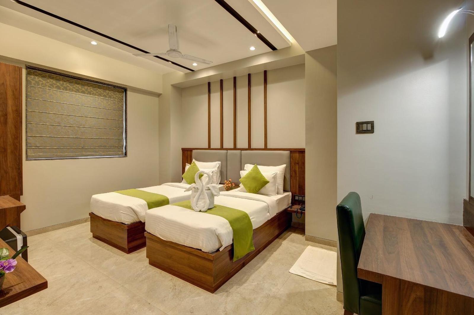 Magnus Fortune House Business Hotel , Magarpatta Mundhwa Экстерьер фото