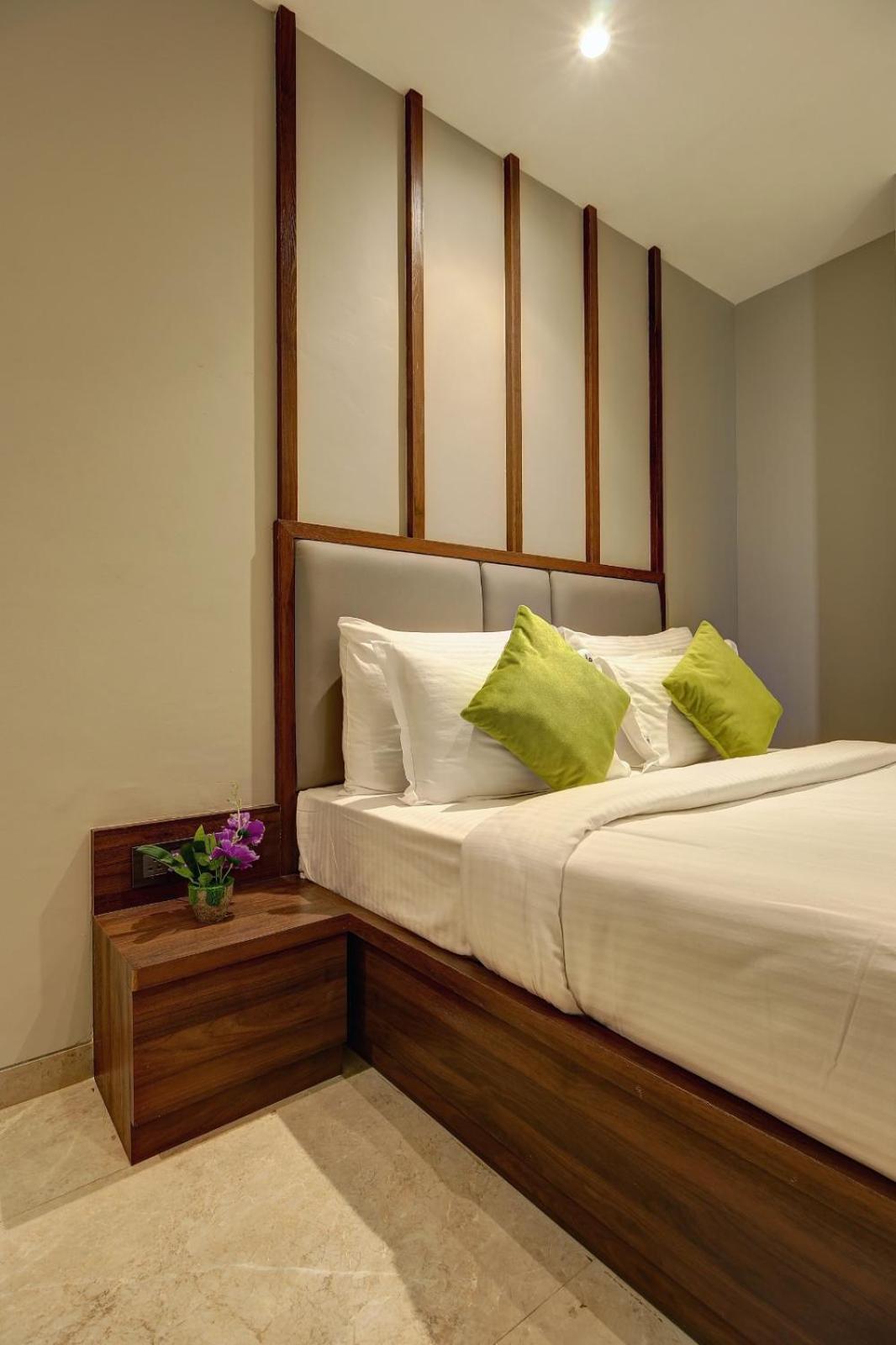 Magnus Fortune House Business Hotel , Magarpatta Mundhwa Экстерьер фото