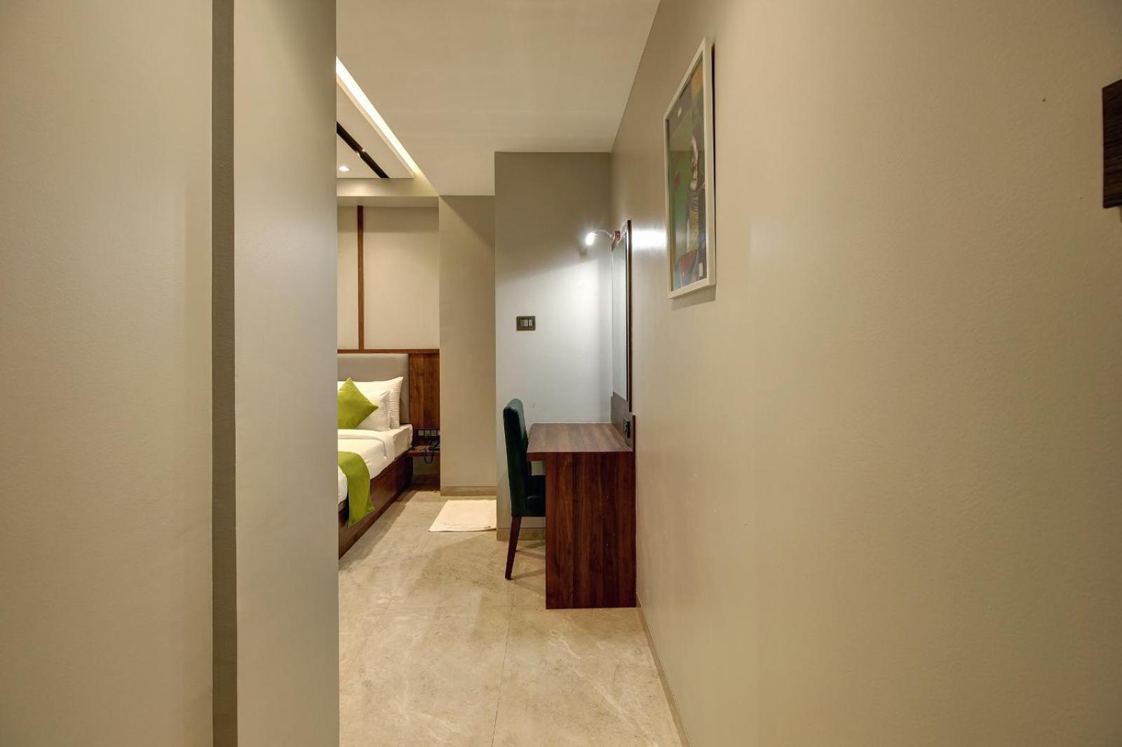 Magnus Fortune House Business Hotel , Magarpatta Mundhwa Экстерьер фото