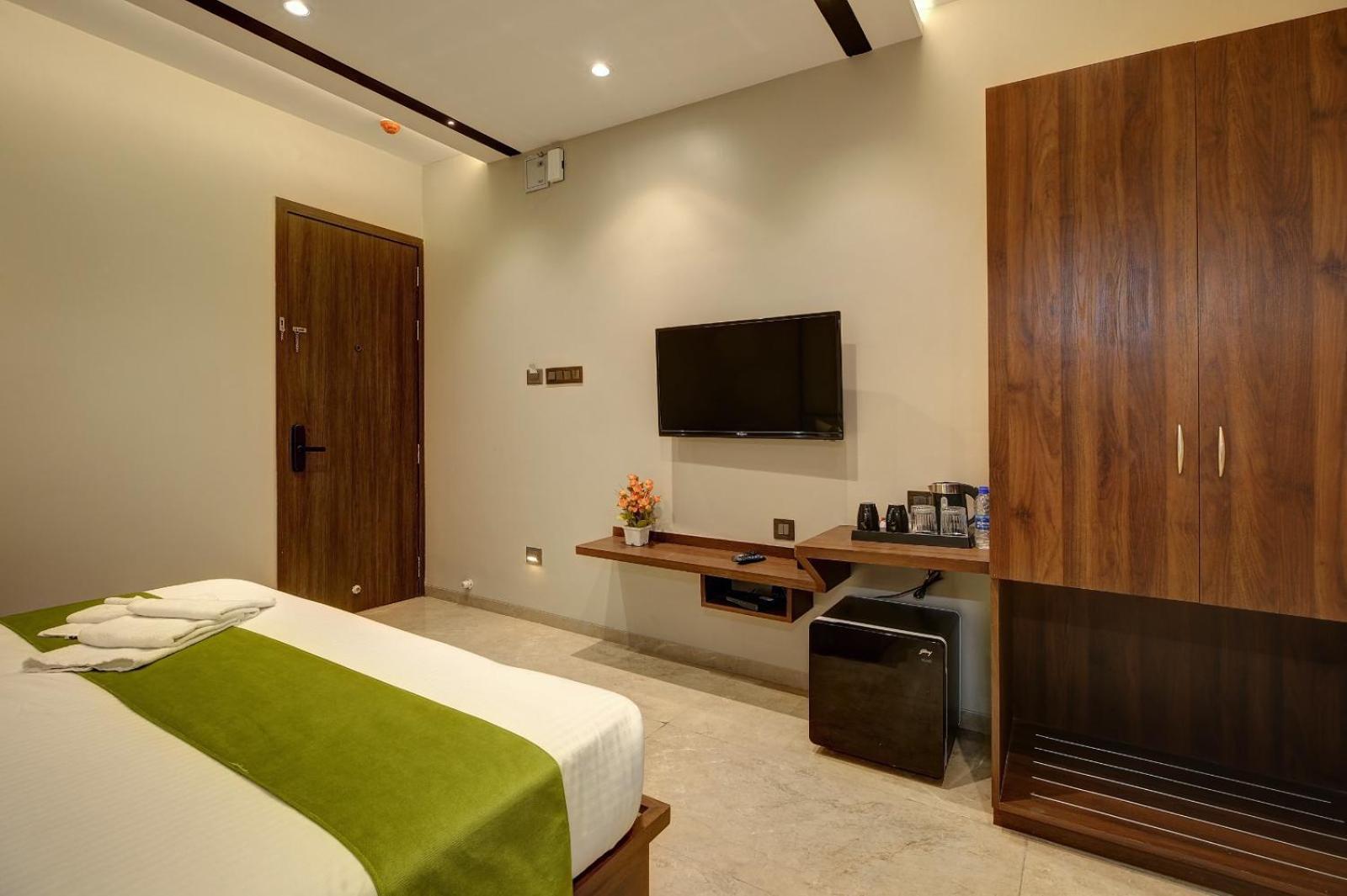 Magnus Fortune House Business Hotel , Magarpatta Mundhwa Экстерьер фото