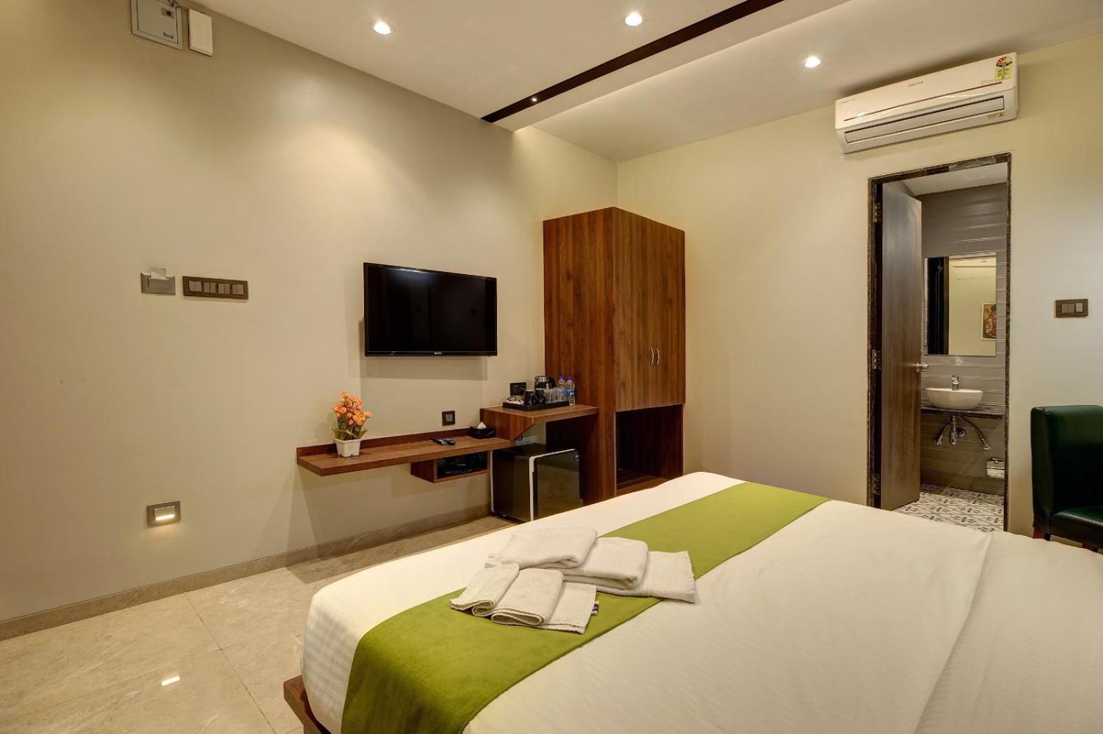 Magnus Fortune House Business Hotel , Magarpatta Mundhwa Экстерьер фото