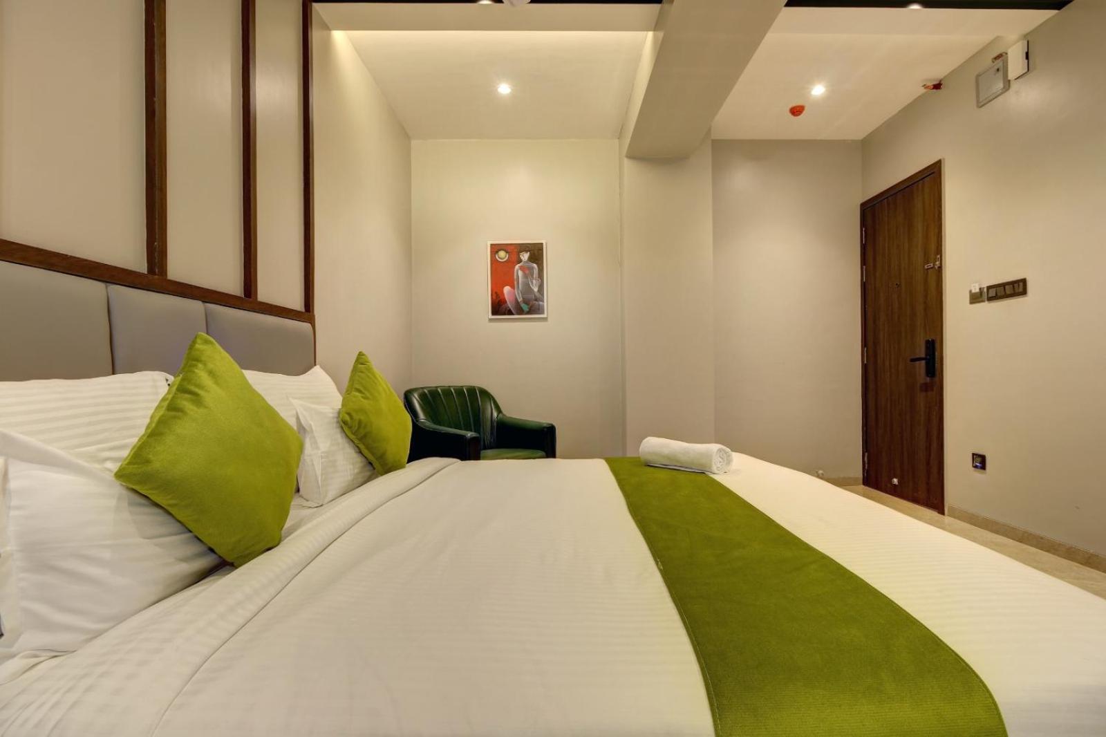 Magnus Fortune House Business Hotel , Magarpatta Mundhwa Экстерьер фото