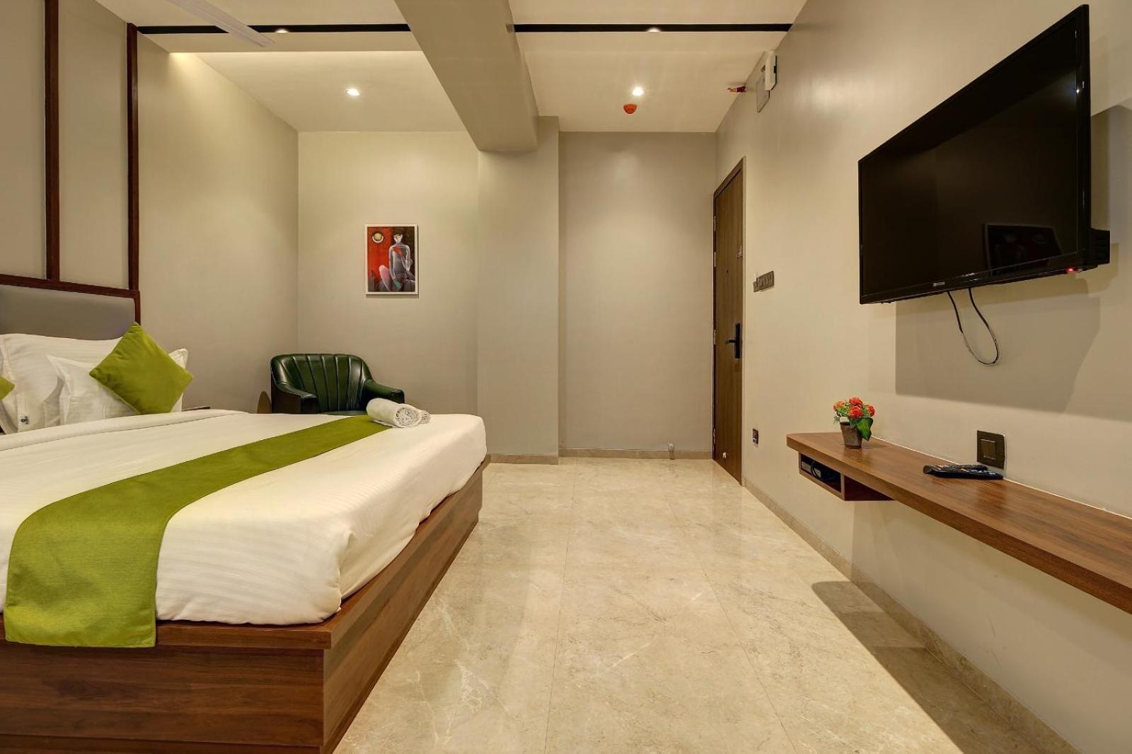 Magnus Fortune House Business Hotel , Magarpatta Mundhwa Экстерьер фото